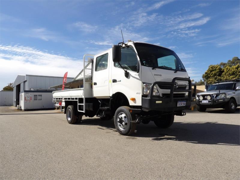 2020 Hino 300 Series Dual Cab Tray Top 817