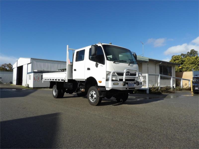 2019 Hino 300 Series Dual Cab Tray Top 817