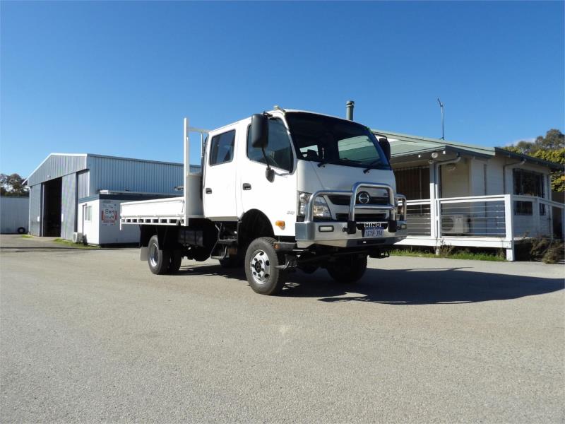 2019 Hino 300 Series Dual Cab Tray Top 817