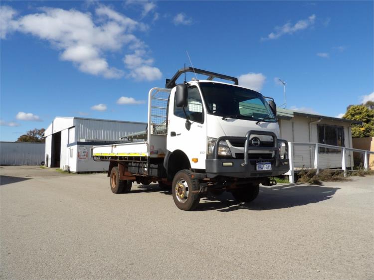 2020 Hino 300 Series Tray Top 817