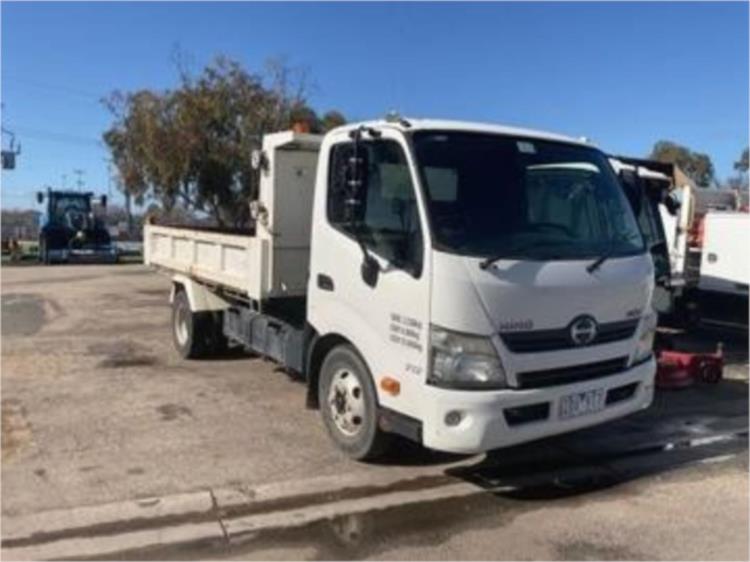 2012 Hino 300 Series Tipper 717