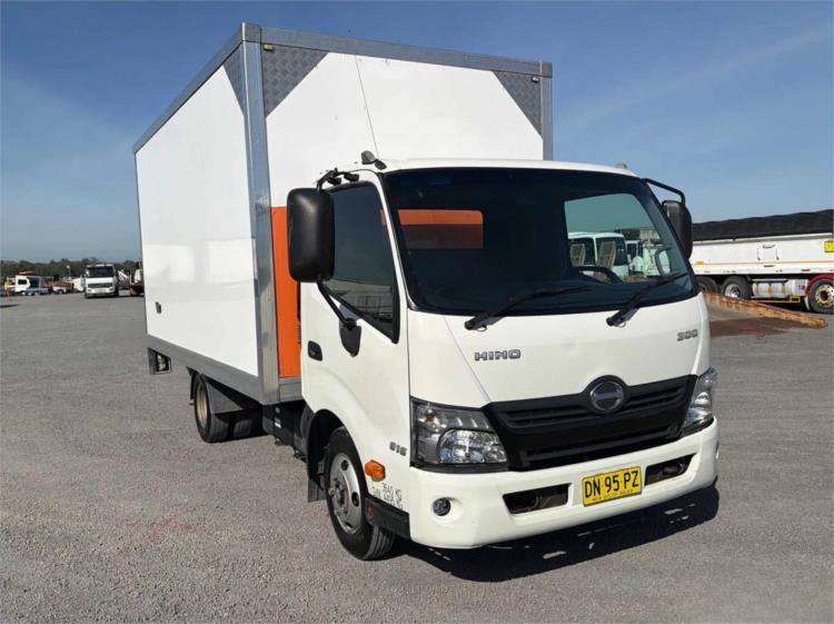2020 Hino 300 Series Pantech 616