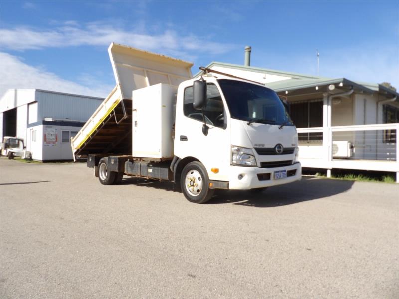 2018 Hino 300 Series Tipper 616
