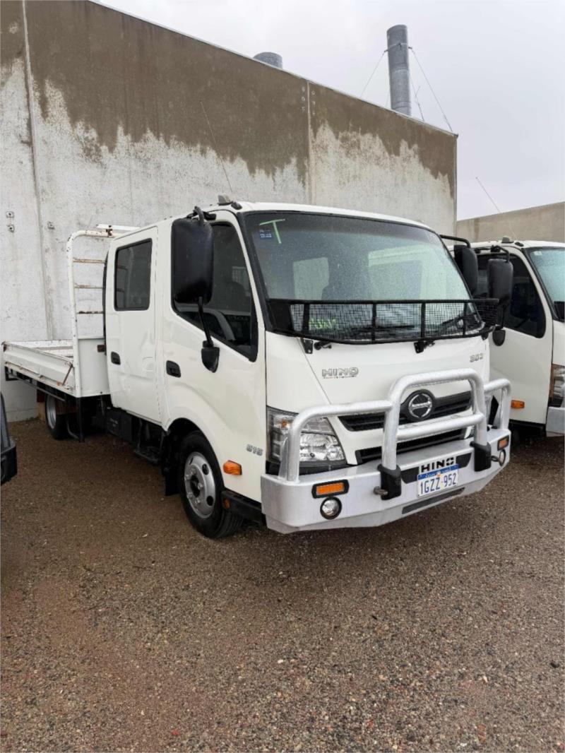 2020 Hino 300 Series Dual Cab Tray Top 616