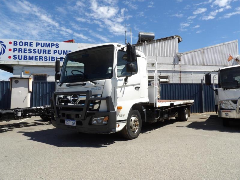 2019 Hino 500 Series Tray Top FD1126