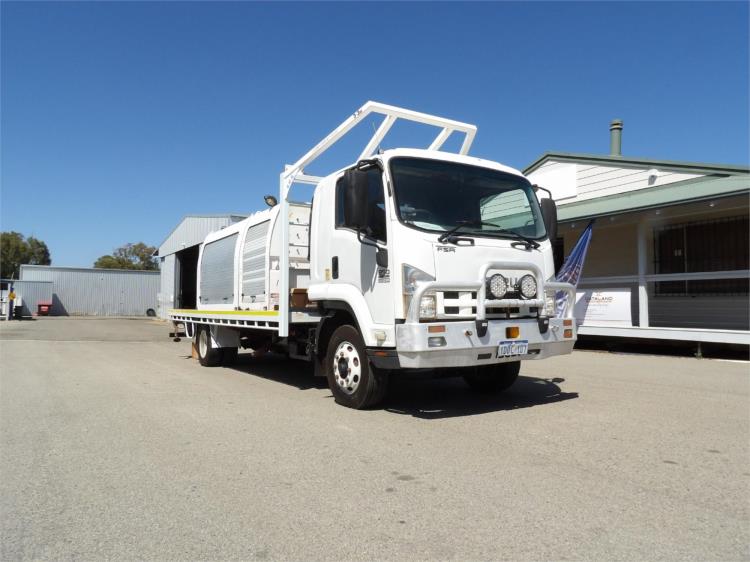 2010 ISUZU F Series Service Body FSR