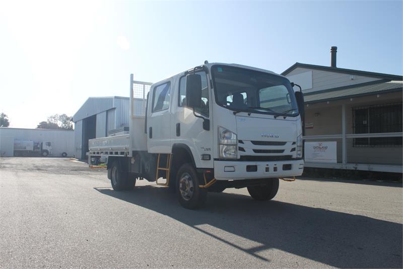 2017 Isuzu N Series Crew Cab Tray Top NPS 75/45-155