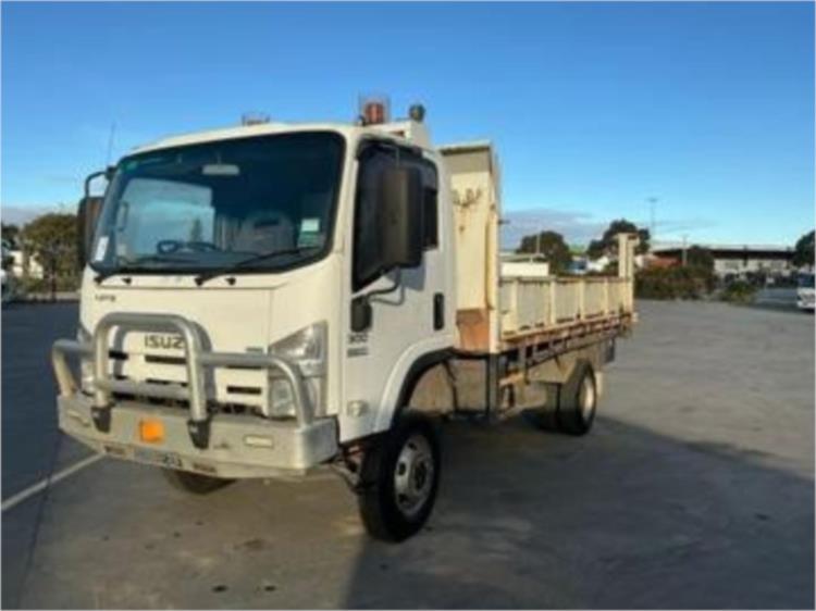 2012 Isuzu N Series Tipper NPS 300