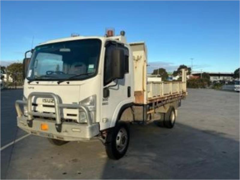 2012 Isuzu N Series Tipper NPS 300