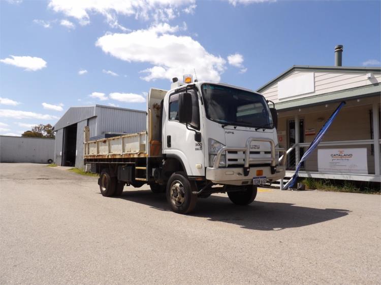 2012 Isuzu N Series Tipper NPS 300