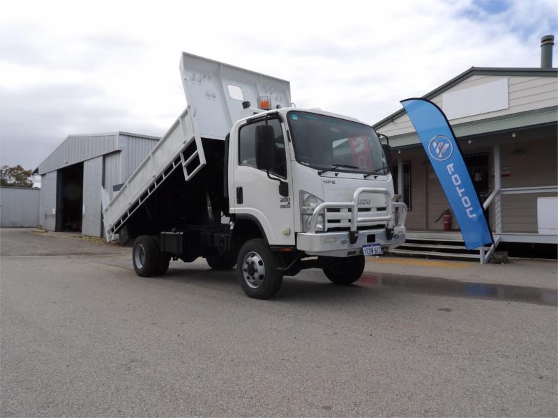 2012 Isuzu N Series Tipper NPS 300
